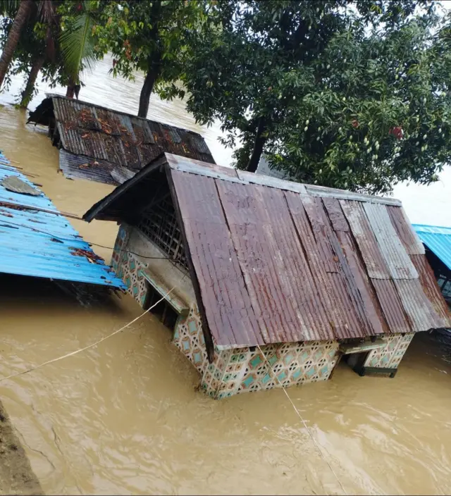 ဆင်ဖြူကျွန်းမြို့မှာ ကျေးရွာ ၂၀ ရေမြုပ်နေ