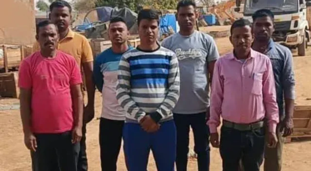ਝਾਰਖੰਡ ਦੇ ਇਨ੍ਹਾਂ ਸੱਤ ਮਜ਼ਦੂਰਾਂ ਨੇ ਨਾਲੇ ਵਿੱਚ ਲੁਕ ਕੇ ਜਾਨ ਬਚਾਈ