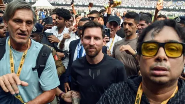 కోల్‌కతాలో మెస్సీ పర్యటన గందరగోళం 