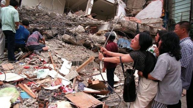 1999年に台湾で発生した地震で倒壊した建物