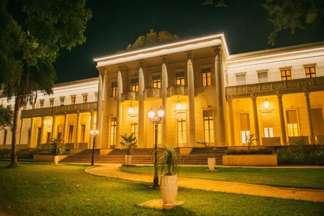 በፈረንሳይ መንግሥት ድጋፍ እድሳት የተደረገለት ብሔራዊ ቤተ መንግሥት በቅርስ ጥበቃና ጥገና ተጠቃሽ ነው።