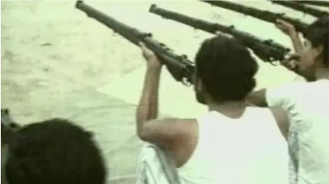 গেরিলা যোদ্ধারা প্রশিক্ষণ নেয়ার মুহূর্ত