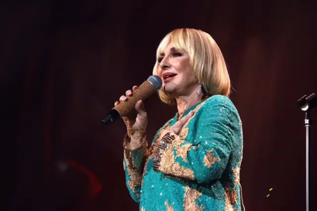 گوگوش در تاریخ ۱۷ ژانویه ۲۰۲۵ کنسرتی در سالن اسکوشیابنک آرنا در تورنتو، انتاریو اجرا کرد.