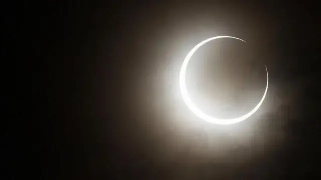 Oṣuoa laarin okunkun