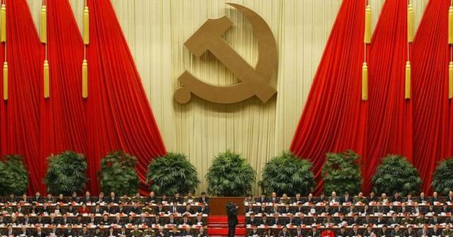 Hầu hết những người có chức vụ cao trong xã hội Trung Quốc đều là đảng viên Đảng Cộng sản