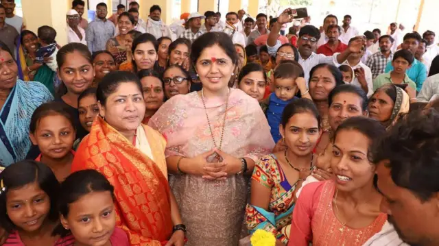 पराभवानंतर पंकजा यांनी मोठा काळ वाट पाहत काढला. 