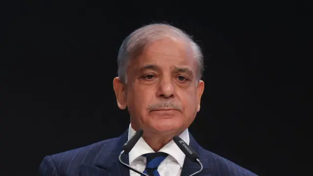 প্রধানমন্ত্রী শাহবাজ শরিফের অভিযোগ, পিটিআই-এর কর্মসূচি চরমপন্থার রূপ নিয়েছে। 