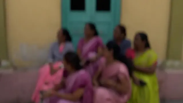 शासनाच्या इतर अनेक योजना राबवण्याची जबाबदारी अंगणवाडी ताईंवर अलिकडच्या काळात पडत आहे.