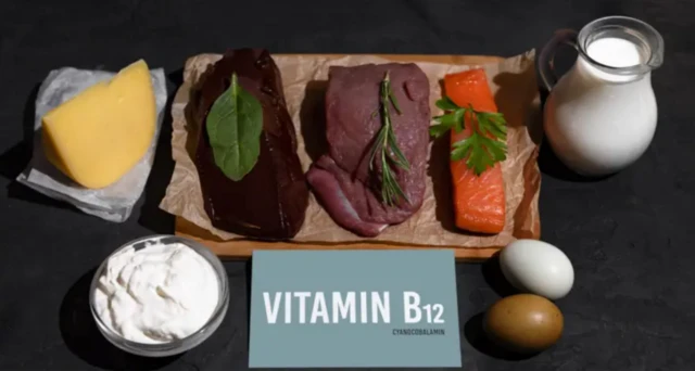 هغه خواړه چې بي‌۱۲ویټامین لري غوښه، کب، هګۍ، شیدې او ځینې نور لبنیات دي