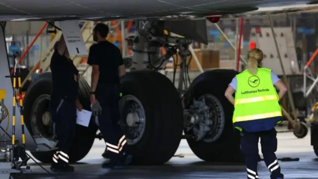 ఎయిర్ ఇండియా, డీజీసీఏ, విమాన ప్రమాదం, ఎయిర్‌పోర్టులు