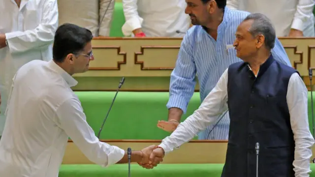 गहलोत-पायलट