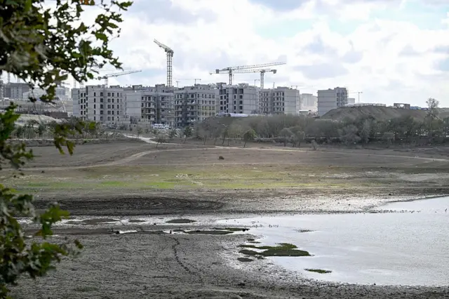 Baraj ve TOKİ inşaatları 