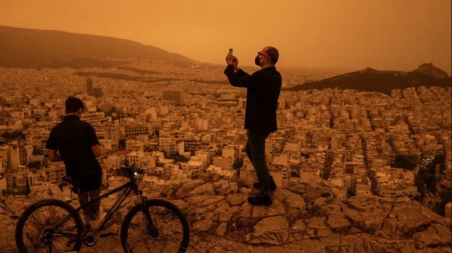 سماء برتقالية 