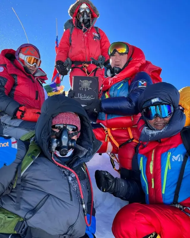 Манаслу чокусундагы кыргыз экспедициясы. Саякбай Каралаевдин вариантындагы Манас китеби