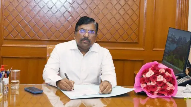 முருகானந்தம் ஐஏஎஸ்