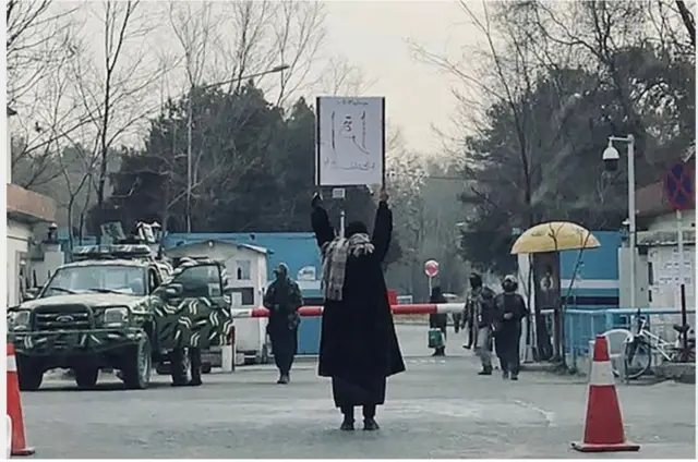 طالبانو د ښځو پر زدکړو محدودیتونه لګولي.