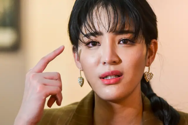 “เฮ้ย เราเป็นถึงไอดอลนะ ทำให้ปล่อยให้ร่างกายเป็นแบบนี้" ลูกหนัง