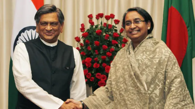 এস এম কৃষ্ণা ও দীপু মনি