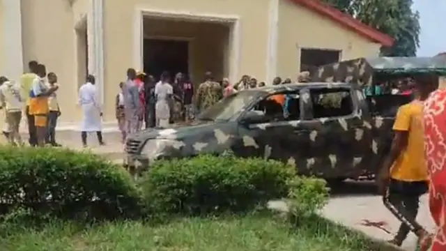 Ndị nọ n'ezi ụlọụka St Francis awakporo