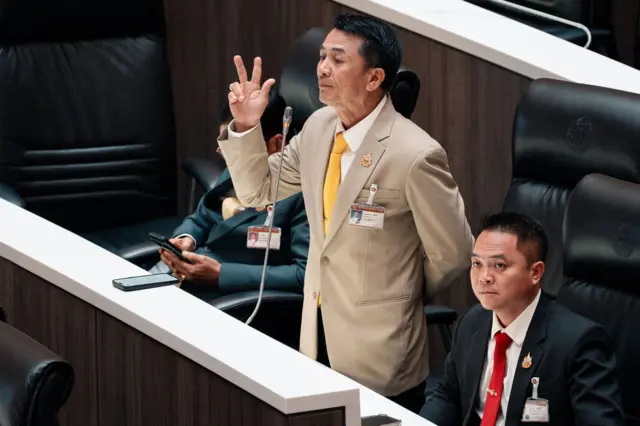 นพ.ชลน่าน ศรีแก้ว ขอฝาก กมธ. ไปต่อสู้เพื่อให้ได้มาซึ่งร่างแก้ไขเพิ่มเติมหมวด 15/1 ที่สะท้อนการมีส่วนร่วมของประชาชนให้มากที่สุด หลีกเลี่ยง สสร. ที่มาจากกลุ่มใดกลุ่มหนึ่งที่หวังจะ “กินรวบประเทศ” 