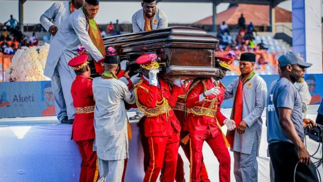 Casket wey carry late Ondo state govnor Rotimi Akere