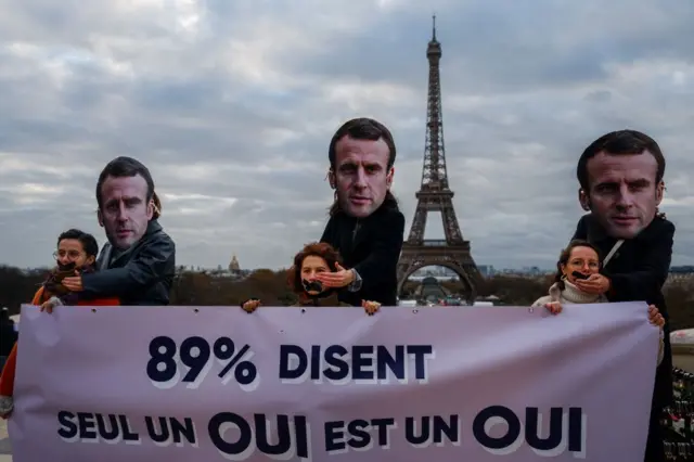 यौन हिंसा के खिलाफ पेरिस में प्रदर्शन