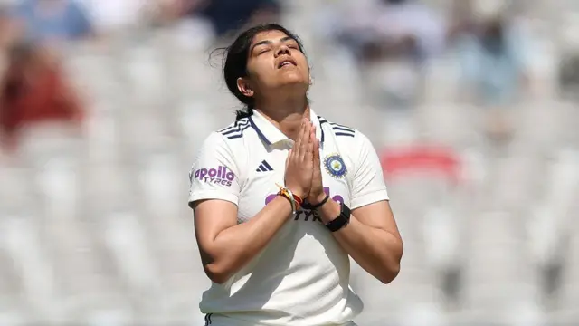 লর্ডসে নারীদের প্রথম টেস্ট ম্যাচে প্রথম শতরান করে ইতিহাস লিখেছেন ইয়াস্তিকা ভাটিয়া
