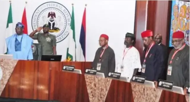 Aworan Aarẹ Tinubu atawọn ọmọ ikọ naa