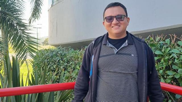 Rafael sorrindoaplicativo de aposta betanopé,aplicativo de aposta betanoárea externaaplicativo de aposta betanoinstituiçãoaplicativo de aposta betanoeducação