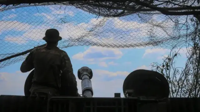 Український військовий на позиції