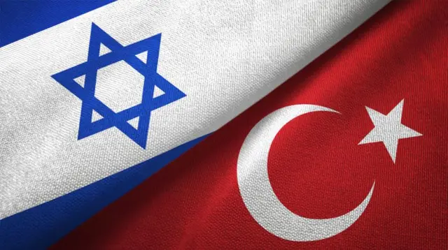 İsrail ve Türkiye bayrakları