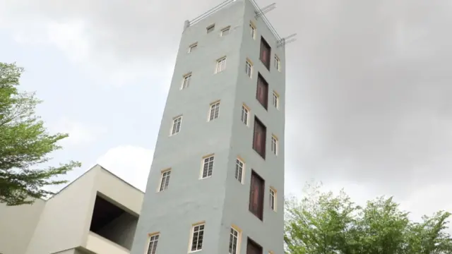 Ile iṣọ giga yii lo ma n lu aago to n fi akoko han fun ilẹ Ẹgba laye atijọ