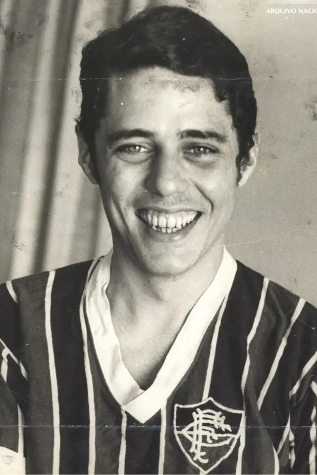 Chico Buarque com a camisa do Fluminense