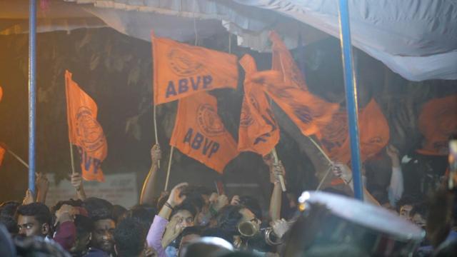 जेएनयू छात्रसंघ चुनावः क्या लेफ़्ट के क़िले में एबीवीपी लहरा पाएगा झंडा-  ग्राउंड रिपोर्ट - BBC News हिंदी