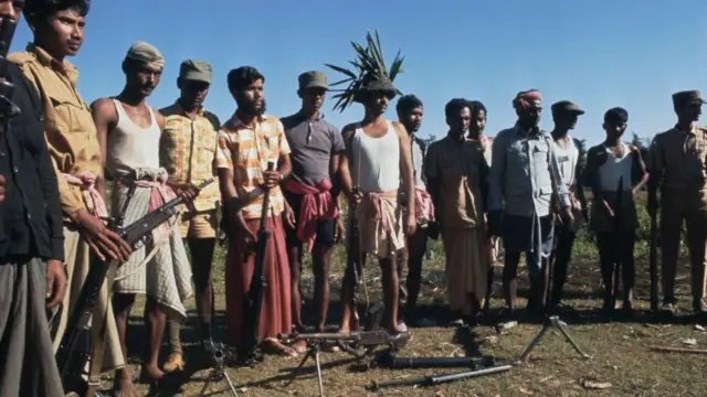 মুক্তিযুদ্ধের সময় বেসামরিক ব্যক্তিদের প্রশিক্ষণ দিয়ে গড়ে তোলা হয়েছিল অনিয়মিত বাহিনী, যা গণবাহিনী নামে পরিচিত।