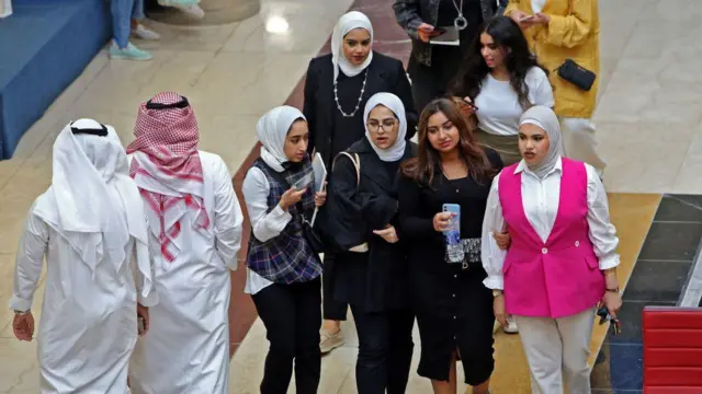 طلاب في جامعة الكويت