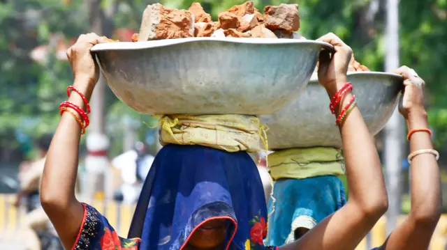 महिला मज़दूर