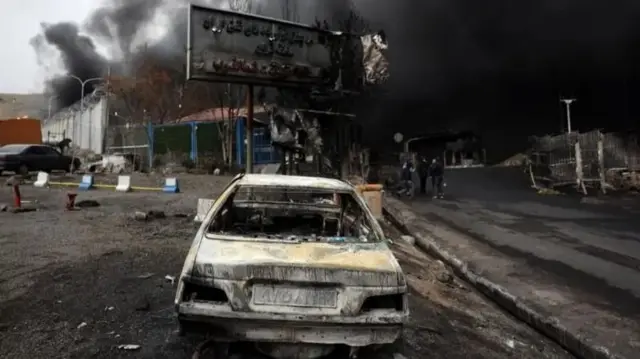 இஸ்ரேல் தாக்குதலில் பாதிக்கப்பட்ட இரான் எண்ணெய் சுத்திகரிப்பு நிலையம் 