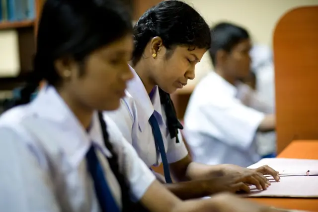 ඔබට අවශ්‍ය දේ පමණක් ළඟ තබාගෙන ඉතිරිය ඉවත් කරන්න