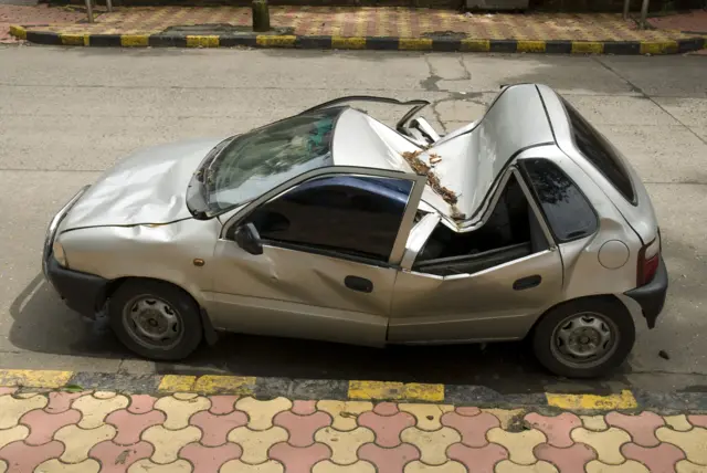 विमा कंपनीला कोणत्या गोष्टींची माहिती देणं आवश्यक असतं?