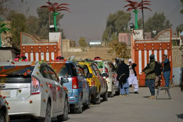 فرمان وايي: د زيات لګښت له امله د زیاتو خلکو له حج او عمرې څخه د محروميت او يا تأخير سبب ګرځېدلي دي