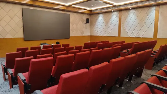 మిని థియేటర్ 