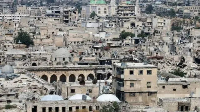 حلب در جریان درگیری‌های خونین بشار اسد رئیس جمهور سوریه و مخالفانش در سال‌های گذشته به شدت ویران شده بود