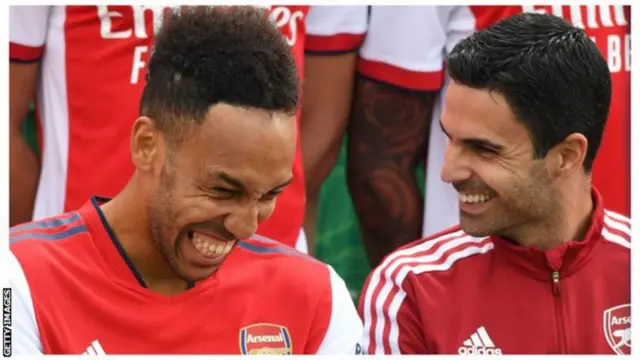 Mikel Arteta and his former captain Pierre-Emerick Aubameyang.