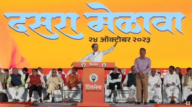 पालकमंत्री केला तोही बिल्डर आणि त्या बिल्डरचं कार्यालय महापालिकेत थाटून मुंबई गिळण्याचा प्रयत्न सुरू आहे. कोरोना काळाच्या घोटाळ्याची चौकशी करायची असेल तर मुंबईची जरूर करा. सगळ्या महापालिकांची करा. जे नागपूर उपमुख्यमंत्र्यांनी बुडवून दाखवलं त्याचीही चौकशी करा. पीएम केअर फंडापासून सगळ्याची चौकशी करा."