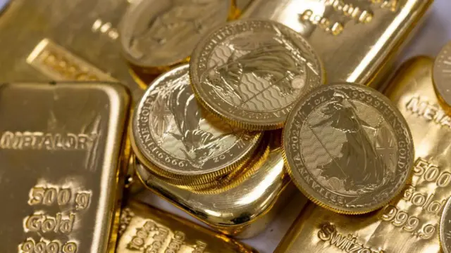 બીબીસી ગુજરાતી, સોનું, ડોનાલ્ડ ટ્રમ્પ, ગોલ્ડ, ટ્રેડ વોર, ટેરિફ, સોનાનો ભાવ, જ્વેલરી, લગ્નમાં સોનાની ખરીદી, સોનું ક્યારે ખરીદવું, સોનાનો ભાવ કેટલો, સોનું કેટલું મોંઘું