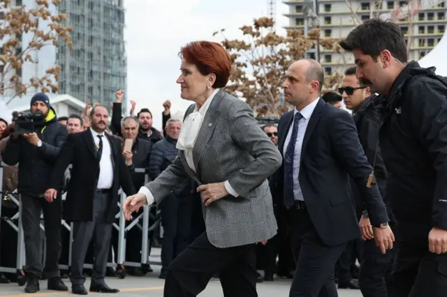 Akşener