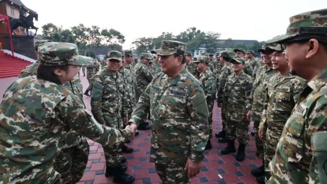 Prabowo, dwifungsi ABRI, TNI, retret