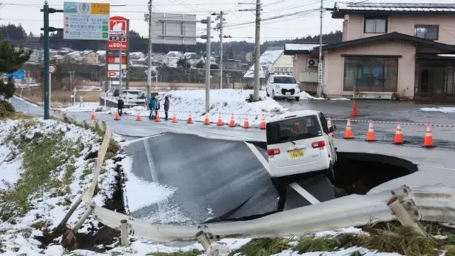 A powerful 7.5 magnitude earthquake hit northeastern Japan in December 2025

