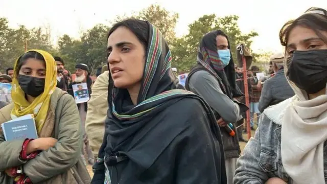 له بلوچستانه هم له تېرې يوې نيمې مياشتې راهېسې پر دغه اعتراضونو احتجاج راوان دی. 